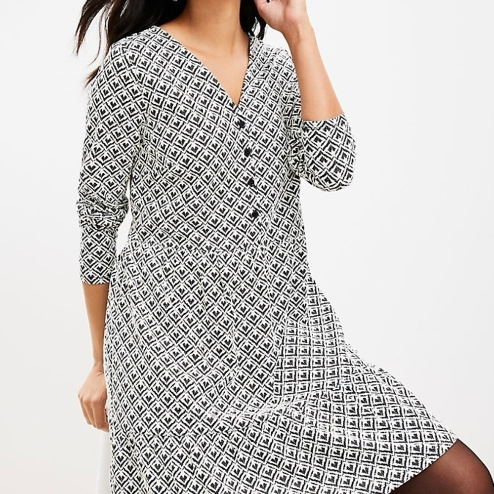 NWT‎ Loft Jacquard Button Flounce Swing Mini Dress Black White Size Medium - Picture 3 of 11